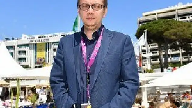 Türk filmi 'Albüm'e Cannes'da eleştirmenlerden ödül