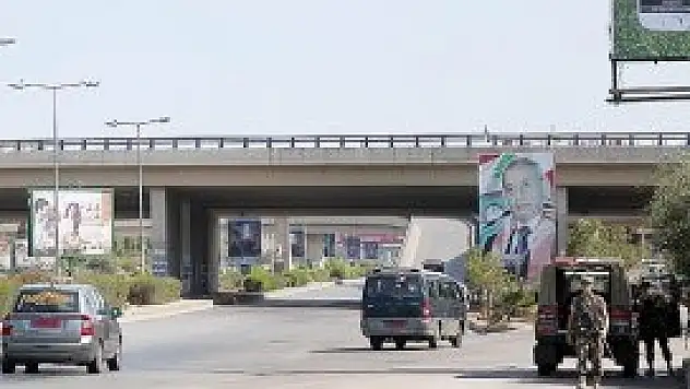 Türk pilot ve yardımcısı kaçırıldı