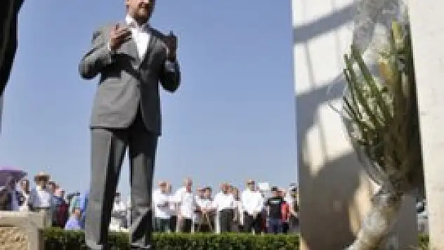 Bosna şehitlerini anıyor