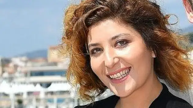 Oyuncu Şebnem Bozoklu Cannes'da çantasını çaldırdı