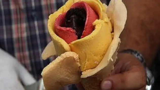 300 bin ton dondurma tükettik