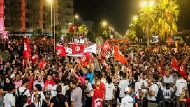 Tunus'ta gösteriler yeniden başladı