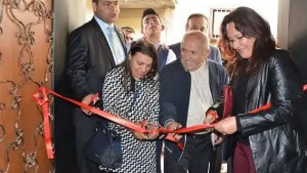 Seydişehir'de engelliler resim sergisi açtı