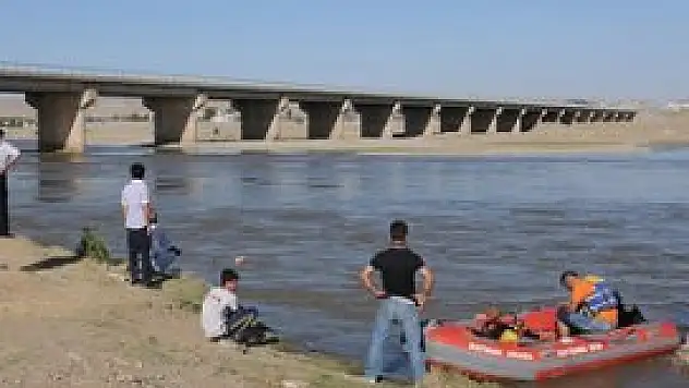 Kaybolan genci ararken 8 ceset buldular