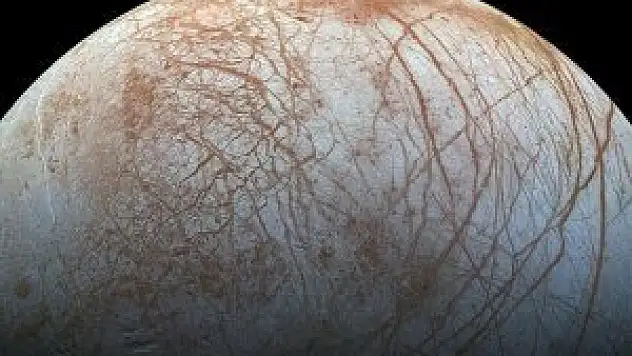 Jüpiter'in uydusu Europa'da yaşam ihtimali güçlendi