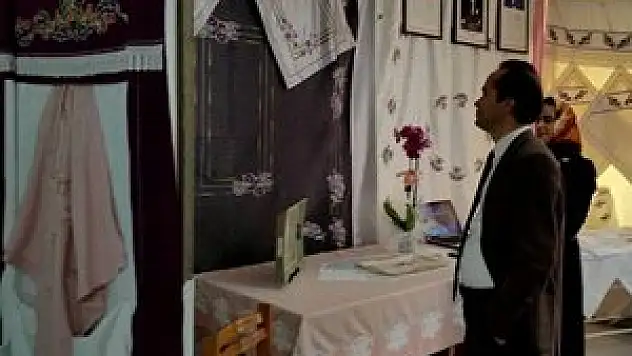 Seydişehir'de ev tekstil ürünleri sergisi açıldı