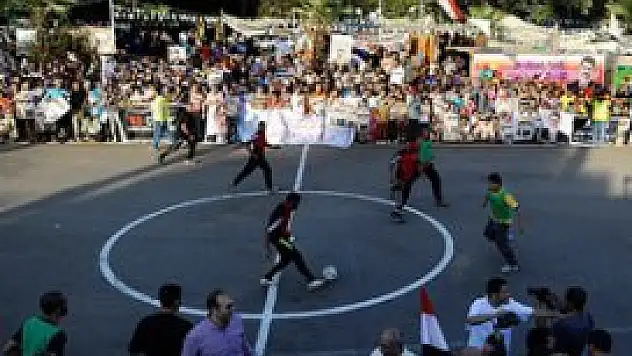 Nahda Meydanı'nda kupa mücadelesi