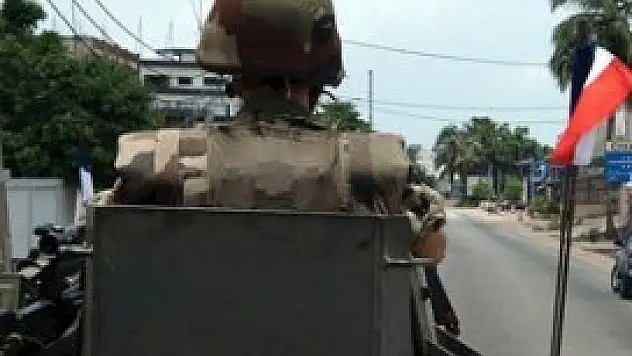 Camiye saldırmaya hazırlanan asker yakalandı