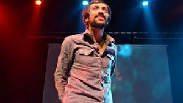 Erdoğan'ı eleştirenlere kızdı konsere çıkmadı