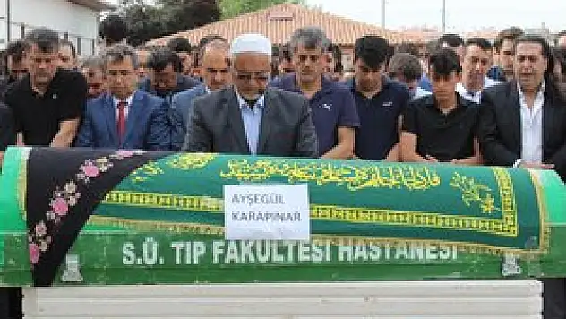 Ayşegül Karapınar defnedildi