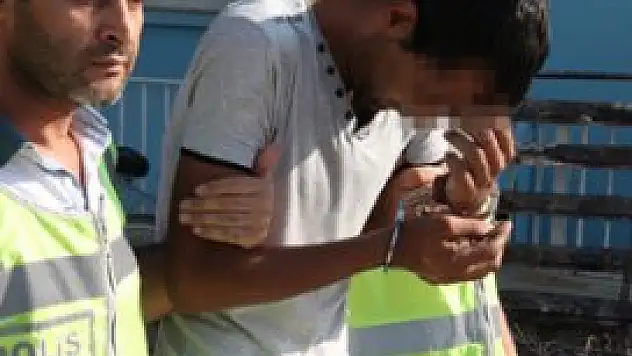 Önce kameraya sonra polise yakalandı