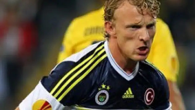 Kuyt takım arkadaşını hastanelik etti!