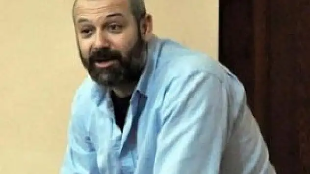 O sanatçı ne dediğini bilmiyor!