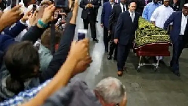 Muhammed Ali son yolculuğuna uğurlandı