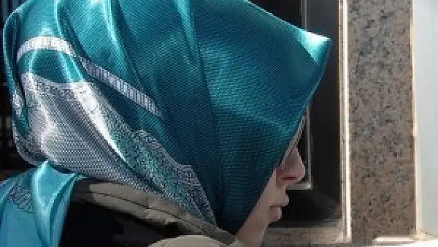 Müslüman kız Kanada'nın 'en iyi beyni' seçildi