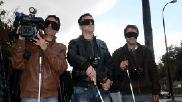 Gazeteciler kör oldu!