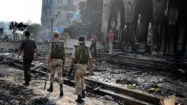 Rabiatul Adeviyye Camisi'ni de yaktılar