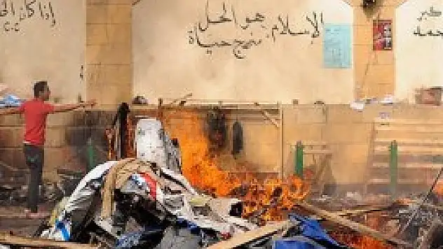 Katliamın izleri siliniyor