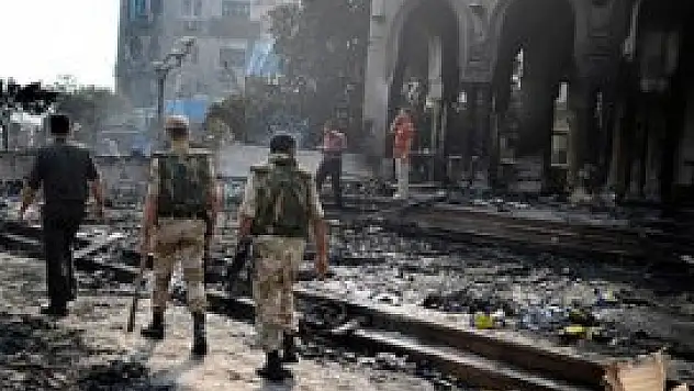 Rabiatul Adeviyye Camisi'ni de yaktılar