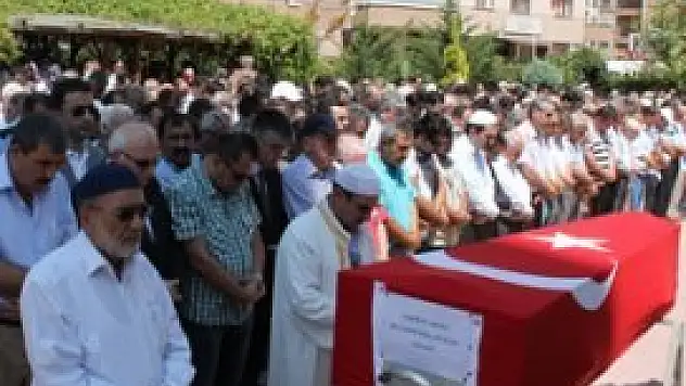 Emekli emniyet müdürü hayatını kaybetti