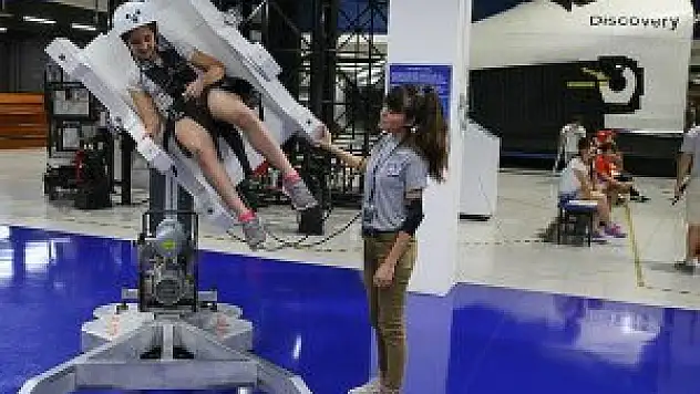 Karne hediyesi 'uzay kampı'