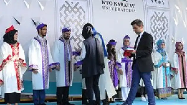 KTO Karatay Üniversitesi'nde mezuniyet coşkusu