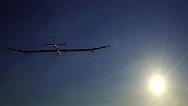 Dünya turu yapan 'Solar Impulse 2' Atlantik'i geçmek üzere yola koyuldu