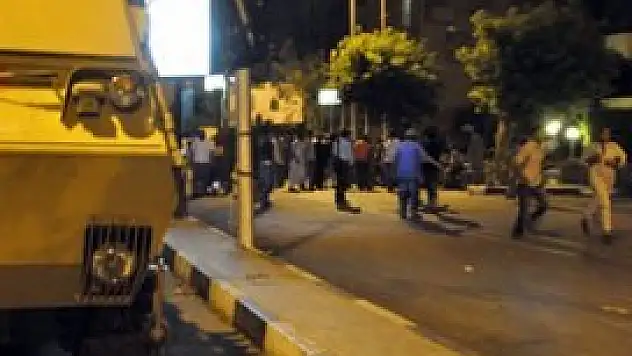 Sokağa çıkma yasağı gösterileri engellemedi