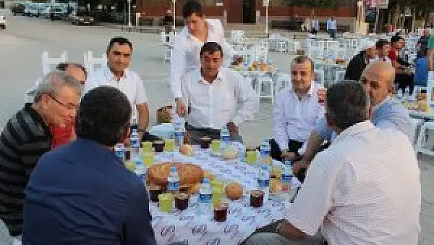 Altınekin Belediyesi iftarda buluşturdu