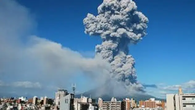 Japonya'da yanardağ faaliyete geçti