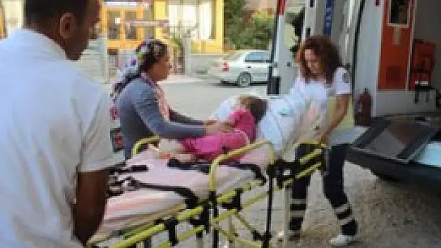 Çocuk kayısı çekirdeğinden zehirlendi