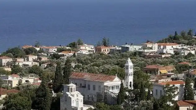 Sakız Adası'nda bin 200 Türk turist mahsur kaldı