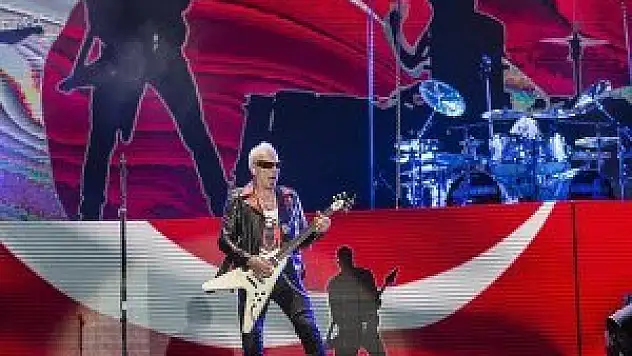 Scorpions İstanbul'da konser vedi