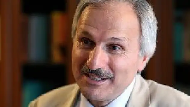 'Türkçede kelimelerin cinsiyeti yok'