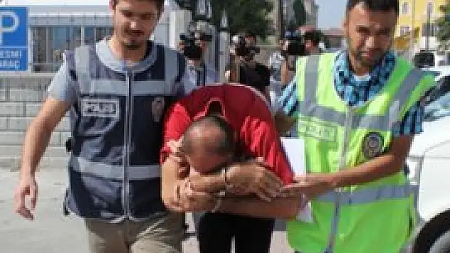 Çalmamış, elinde unutmuş!