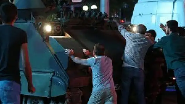 Sanat dünyasından 'Darbeye Hayır' bildirisi