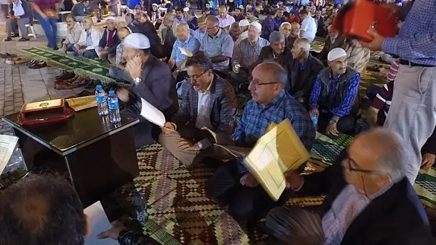 Seydişehir'de şehitler için hatim duası
