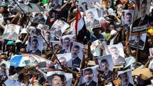 Mısır'da darbe karşıtı gösteriler sürüyor