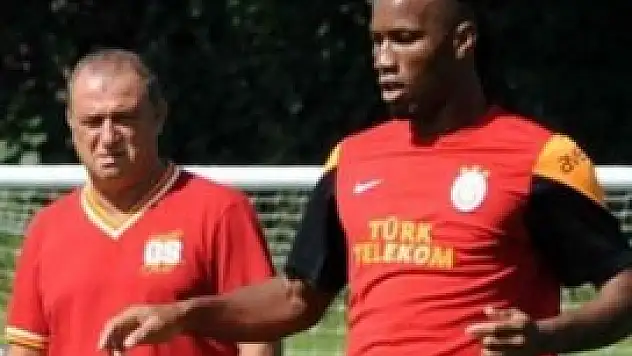 Fatih Terim Drogba'yı kenara çekti ve...