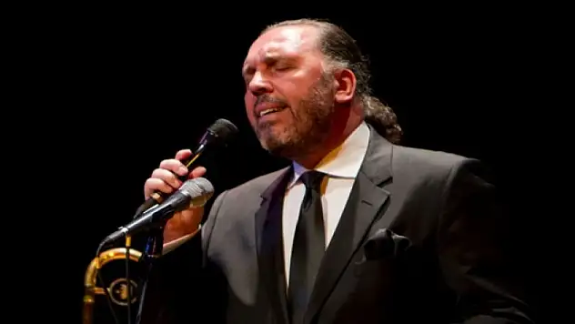 Ünlü sanatçı kansere yakalandı