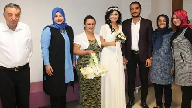 Gazeteci Emre Özgül dünya evine girdi