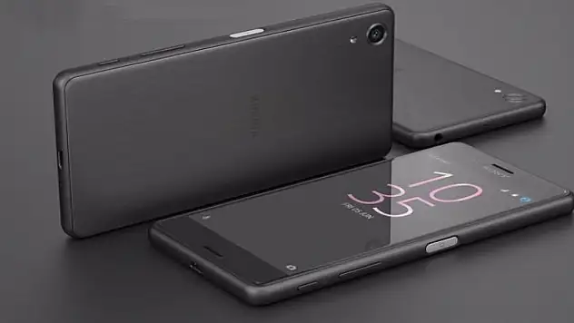 Sony Xperia X Performance kamerasıyla zirvede