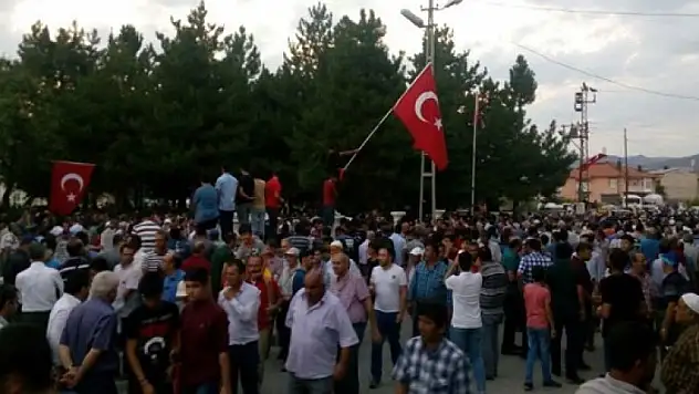 Seydişehir şehidini kalbine gömdü