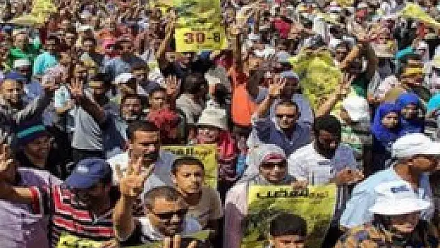 Mısır'da 'Halk devrimi geri kazanıyor'