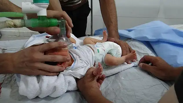 Esed güçleri bebekleri 'klor gazı'yla vurdu