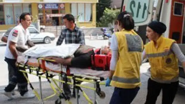 İki ayrı trafik kazası 3 yaralı