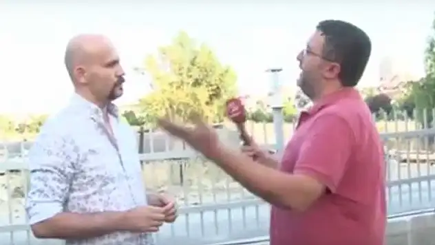 Beyaz TV muhabiri Atalay Demirci'nin yüzüne tükürdü