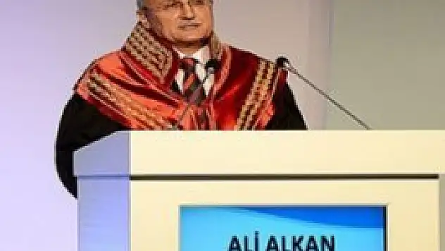 Demokrasi siyasi tercihe ve tahammüle dayanır