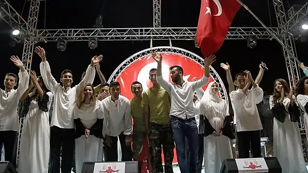 FETÖ'nün darbe girişimi tiyatroya uyarlandı