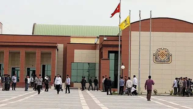 O üniversitede 91 kişi açığa alındı!